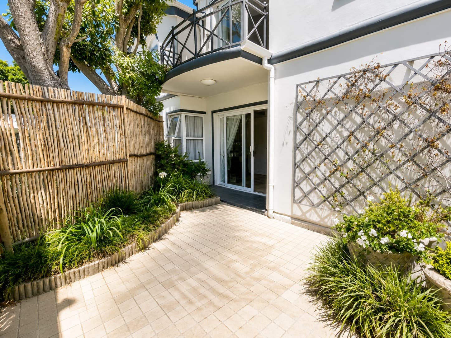 Garden Room garden approach